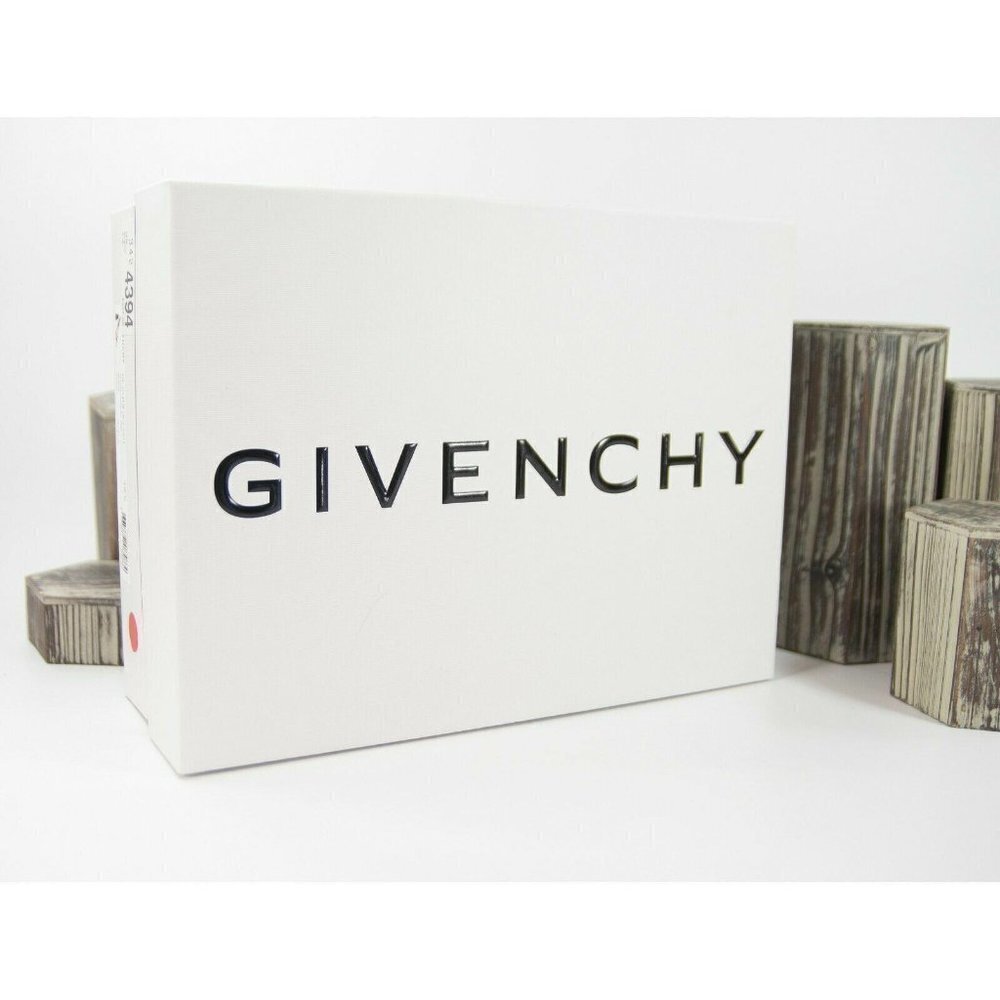 Givenchy Losange Black Leather 100MM Diamond Show - Picture 8 of 9